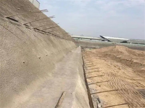 建华河道边坡加固